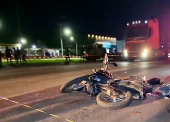 Professor de 25 anos morre ao colidir moto na traseira de caminhonete na BR-163, em MT