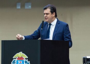 Deputado reforça cobrança por mais segurança e equipes psicossociais nas escolas