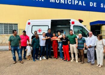 Deputado Thiago Silva entrega ambulância e reforça investimentos na saúde de Guiratinga