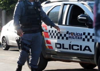 Trio suspeito de série de roubos é detido após perseguição policial