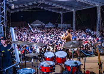 Rondonópolis reúne milhares de pessoas em grande celebração de fé com o cantor gospel Thalles Roberto