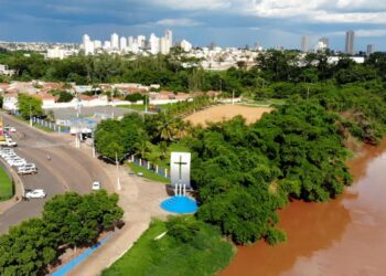 Capital Nacional do Agronegócio abriga o maior terminal ferroviário de grãos da América Latina e 250 mil moradores