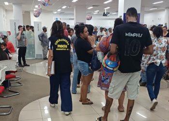 Procon autua banco devido à demora no atendimento a idosos