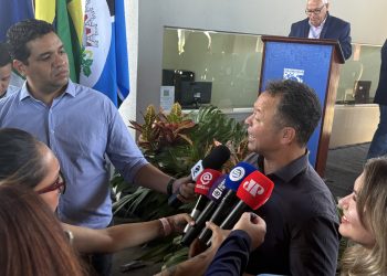Durante inauguração do terminal de passageiros, prefeito anuncia redução na tarifa de ônibus